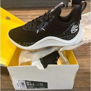 Brand new in box Black Under Armour Curry 10s.mens size 7  women’s 8.5